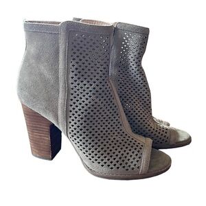 Lucky Brand LP-Lakyn Caged Ankle Bootie/Sandal. Peep-toe. Suede Gray. Sz8
